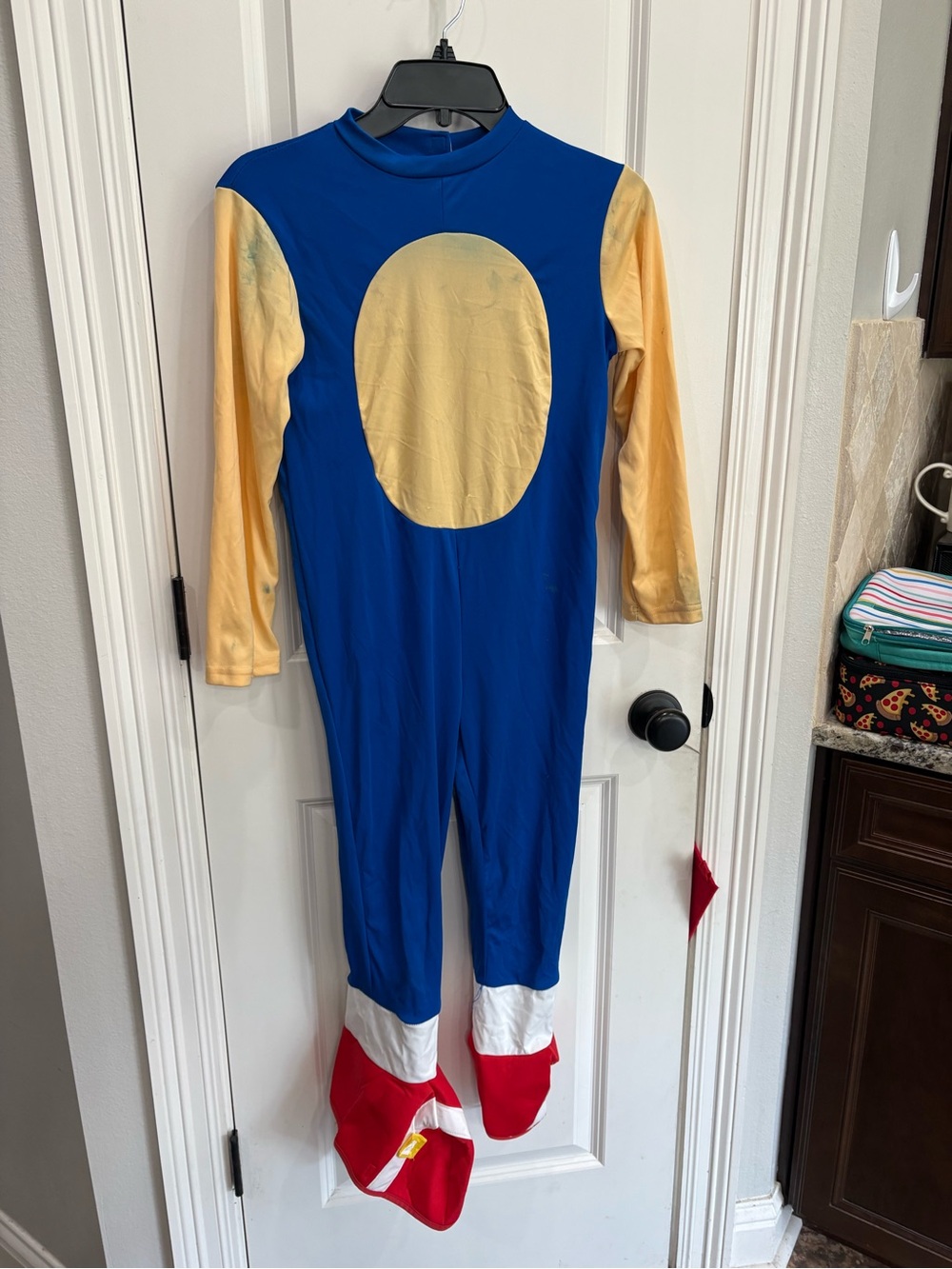 Sonic the Hedgehog child costume 5-7 years FUC due to blue transfer on tan